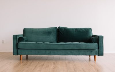 Restaurer un canapé : tout ce que vous devez savoir sur le nettoyage, le remplacement des tissus, la mousse et la recoloration du cuir